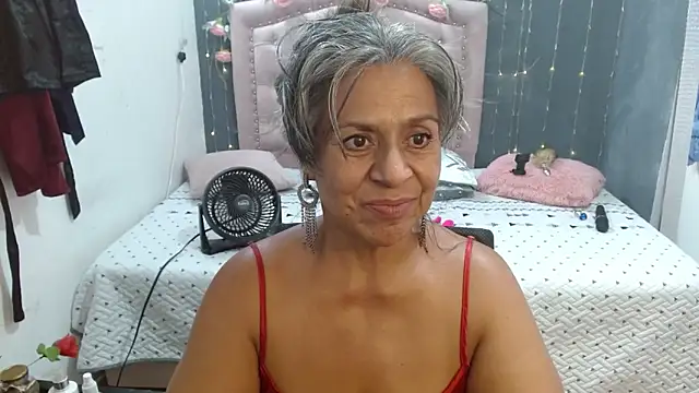 Snapshot of lalisha_96 chatting on 10/22/25, 11:48 lalisha 96 online show from 10/22/25, 11:48