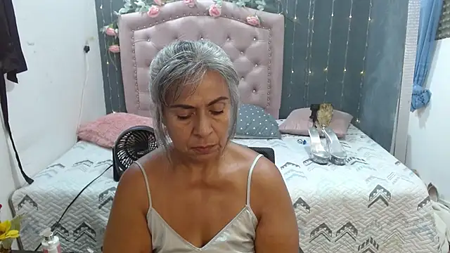 Snapshot of lalisha_96 chatting on 11/27/25, 01:51 lalisha 96 online show from 11/27/25, 01:51