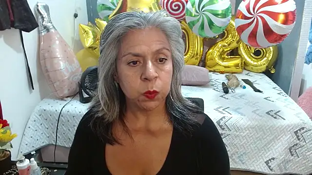 Snapshot of lalisha_96 chatting on 12/17/25, 12:05 lalisha 96 online show from 12/17/25, 12:05