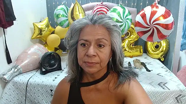 Snapshot of lalisha_96 chatting on 12/20/25, 04:25 lalisha 96 online show from 12/20/25, 04:25