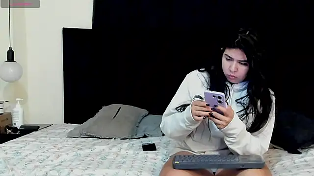 lissandthor13 online show from 11/13/25, 10:47