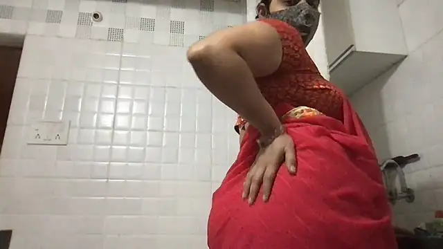 Snapshot of Riyasingh9 chatting on 01/16/25, 04:38 Riyasingh9 online show from 01/16/25, 04:38