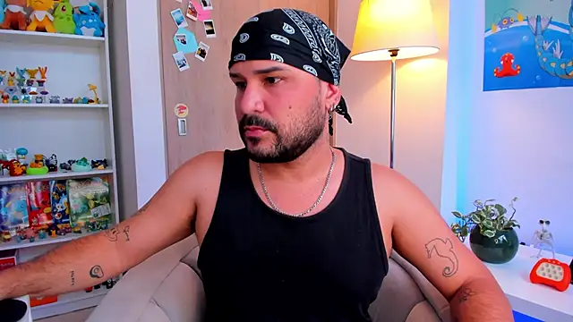 Snapshot of nicolas_cox chatting on 10/12/25, 08:52 nicolas cox online show from 10/12/25, 08:52