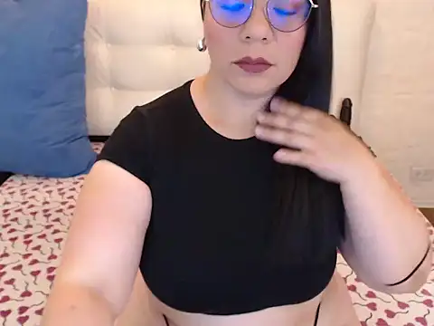 Snapshot of Angiee_BBW chatting on 09/13/25, 05:46 Angiee BBW online show from 09/13/25, 05:46