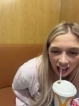 CherryAuroraa online show from 03/22/26, 06:33