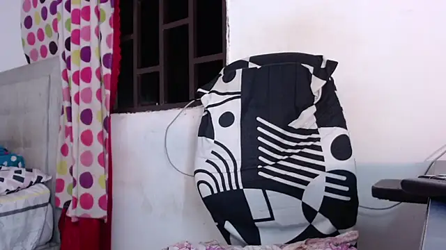 Snapshot of DirtixFantasy chatting on 10/07/25, 01:14 DirtixFantasy online show from 10/07/25, 01:14