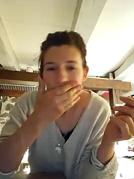 Lina lou4 online show from 03/04/25, 07:19