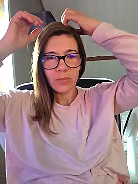 Snapshot of Lina_lou4 chatting on 12/19/25, 09:05 Lina lou4 online show from 12/19/25, 09:05