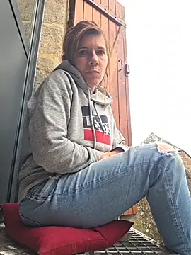 Snapshot of Lina_lou4 chatting on 01/14/26, 01:39 Lina lou4 online show from 01/14/26, 01:39