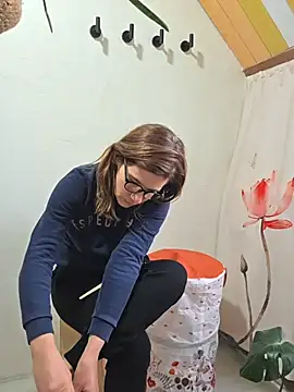 Snapshot of Lina_lou4 chatting on 02/04/26, 02:45 Lina lou4 online show from 02/04/26, 02:45