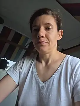Snapshot of Lina_lou4 chatting on 05/27/26, 06:54 Lina lou4 online show from 05/27/26, 06:54