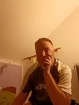 82liska online show from 11/01/25, 02:24