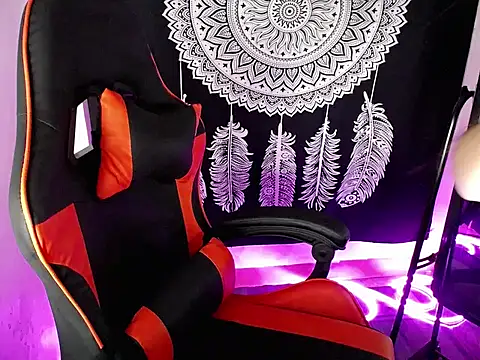 PirateEmpressBoaAico online show from 10/10/25, 08:46