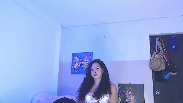 Snapshot of luciana_keating chatting on 03/09/26, 04:27 luciana keating online show from 03/09/26, 04:27