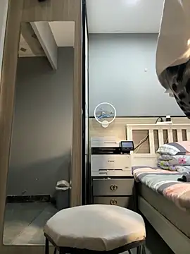 Snapshot of Elvis_Tao chatting on 11/13/25, 01:21 Elvis Tao online show from 11/13/25, 01:21