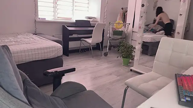 Snapshot of CandyChell chatting on 09/25/25, 08:51 CandyChell online show from 09/25/25, 08:51