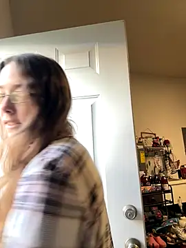 Dakota 02 online show from 11/19/25, 12:27