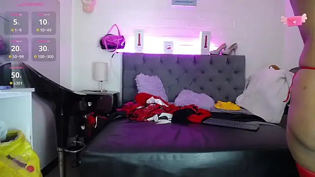 Snapshot of louise_nails chatting on 03/06/25, 02:08 louise nails online show from 03/06/25, 02:08