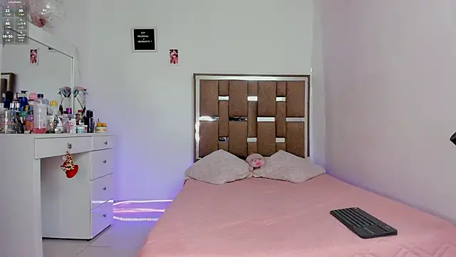 Snapshot of kendall-ewers chatting on 11/29/25, 11:19 kendall-ewers online show from 11/29/25, 11:19