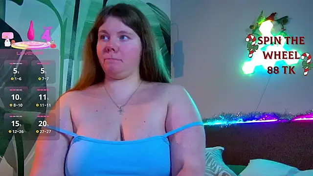 Snapshot of RubyValen chatting on 12/22/25, 01:13 RubyValen online show from 12/22/25, 01:13