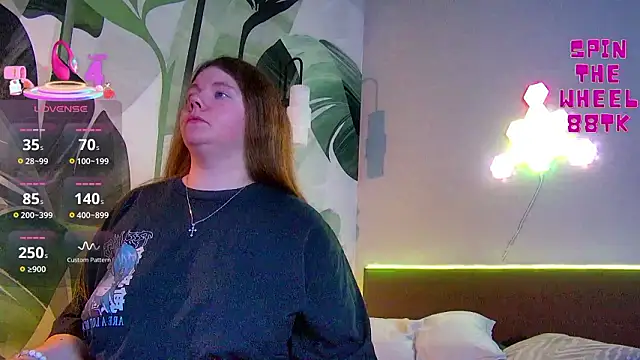 Snapshot of RubyValen chatting on 02/04/26, 01:11 RubyValen online show from 02/04/26, 01:11