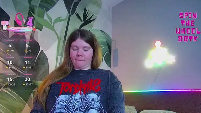 Snapshot of RubyValen chatting on 02/06/26, 01:10 RubyValen online show from 02/06/26, 01:10