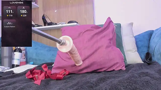 Snapshot of -camila-cooper-_ chatting on 09/26/25, 01:15 -camila-cooper- online show from 09/26/25, 01:15