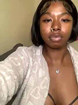 Snapshot of TinyBlazian901 chatting on 10/04/25, 08:18 TinyBlazian901 online show from 10/04/25, 08:18