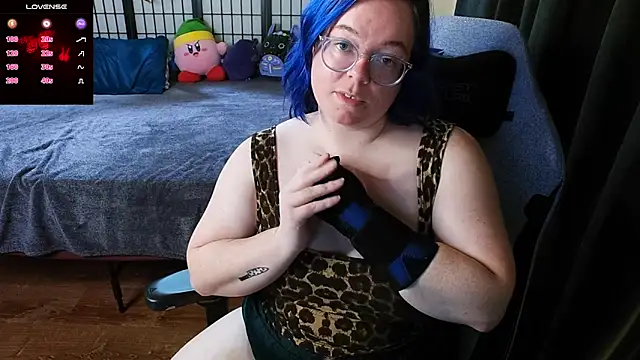 Snapshot of KiraSpitQueen chatting on 12/20/24, 03:36 KiraSpitQueen online show from 12/20/24, 03:36