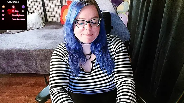 Snapshot of KiraSpitQueen chatting on 02/02/25, 05:32 KiraSpitQueen online show from 02/02/25, 05:32