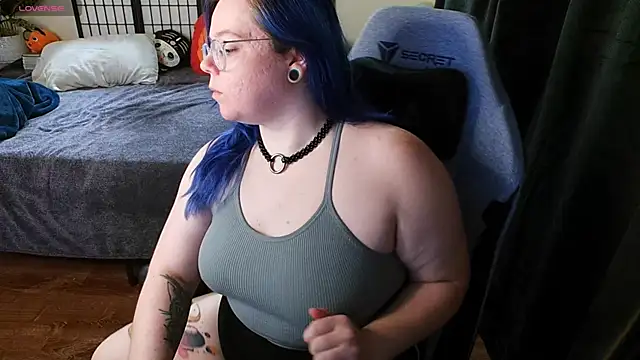 Snapshot of KiraSpitQueen chatting on 02/08/25, 05:40 KiraSpitQueen online show from 02/08/25, 05:40