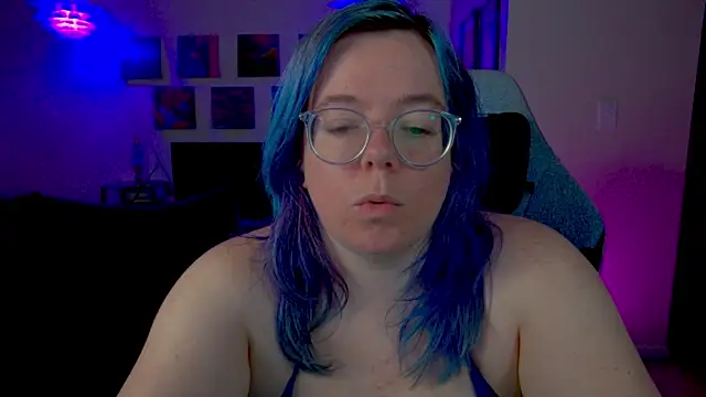 Snapshot of KiraSpitQueen chatting on 06/24/26, 03:49 KiraSpitQueen online show from 06/24/26, 03:49