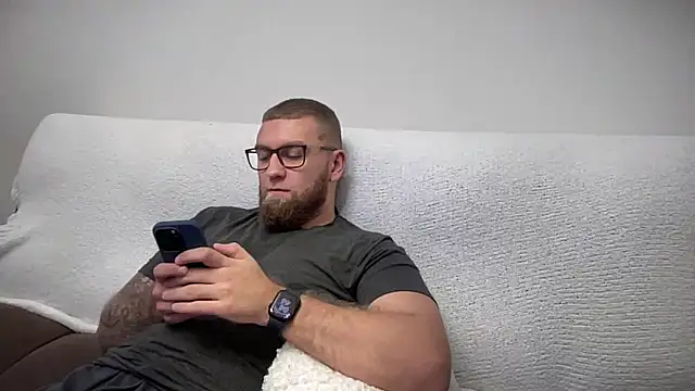 Snapshot of Bear_bear_ chatting on 12/21/24, 01:47 Bear bear online show from 12/21/24, 01:47