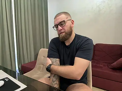 Snapshot of Bear_bear_ chatting on 03/15/25, 04:57 Bear bear online show from 03/15/25, 04:57