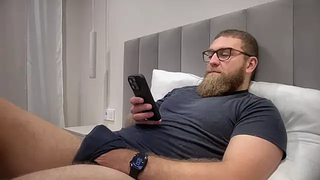 Bear bear  online show from 11/01/25, 10:06