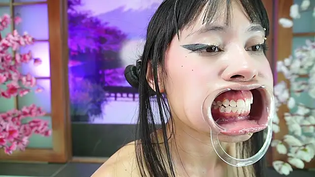 Snapshot of miss__maria chatting on 03/06/25, 09:09 miss maria online show from 03/06/25, 09:09