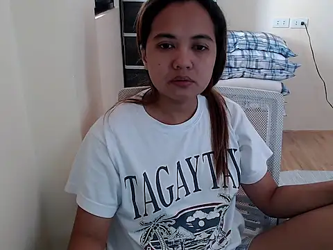 Snapshot of xTheLastVIRGINx chatting on 02/05/26, 05:34 xTheLastVIRGINx online show from 02/05/26, 05:34