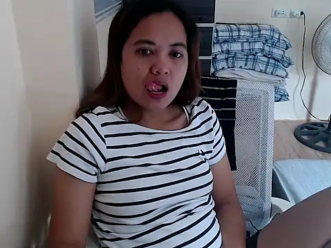 Snapshot of xTheLastVIRGINx chatting on 02/10/26, 05:44 xTheLastVIRGINx online show from 02/10/26, 05:44