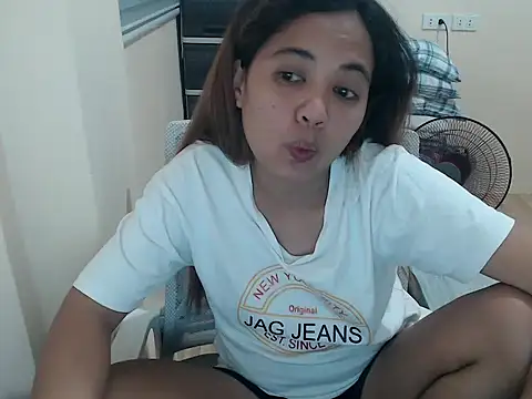 xTheLastVIRGINx online show from 04/12/26, 01:38