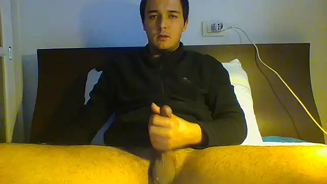 Snapshot of Vyrgin_boy chatting on 03/08/25, 01:57 Vyrgin boy online show from 03/08/25, 01:57