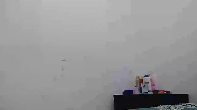 Snapshot of Emmily_Fox chatting on 02/06/25, 04:42 Emmily Fox online show from 02/06/25, 04:42