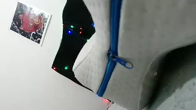 Snapshot of Emmily_Fox chatting on 02/06/25, 11:04 Emmily Fox online show from 02/06/25, 11:04