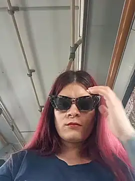 Snapshot of Emmily_Fox chatting on 02/16/25, 09:05 Emmily Fox online show from 02/16/25, 09:05