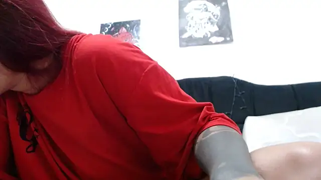 Snapshot of Emmily_Fox chatting on 02/21/25, 04:26 Emmily Fox online show from 02/21/25, 04:26