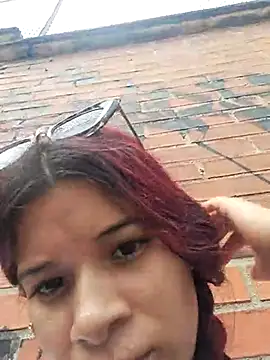 Snapshot of Emmily_Fox chatting on 03/04/25, 06:50 Emmily Fox online show from 03/04/25, 06:50