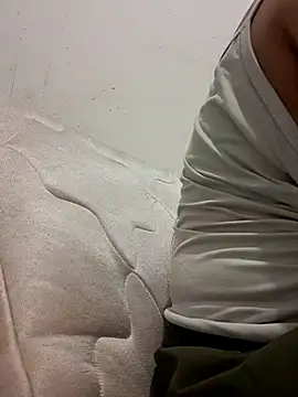 Snapshot of Emmily_Fox chatting on 03/07/25, 04:02 Emmily Fox online show from 03/07/25, 04:02