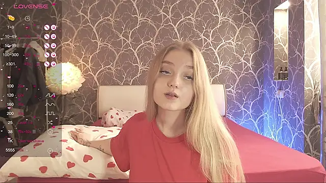 Snapshot of MiaMiaMeow chatting on 09/14/25, 01:10 MiaMiaMeow online show from 09/14/25, 01:10