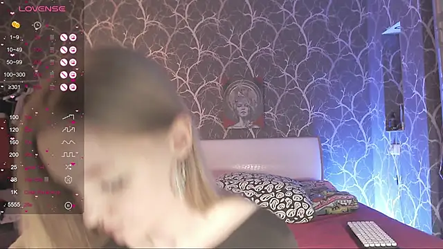 Snapshot of MiaMiaMeow chatting on 11/29/25, 03:04 MiaMiaMeow online show from 11/29/25, 03:04