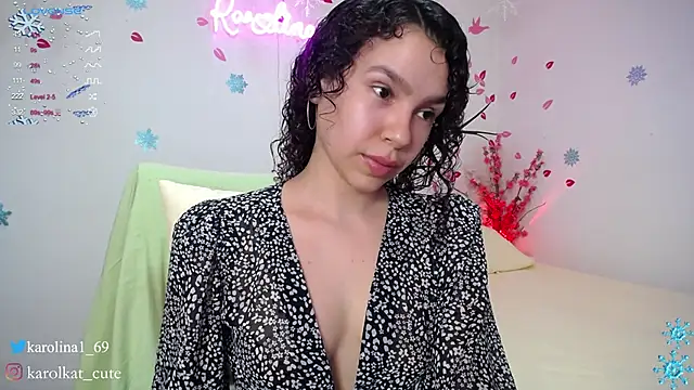 Snapshot of Karolina_1 chatting on 12/27/24, 09:43 Karolina 1 online show from 12/27/24, 09:43