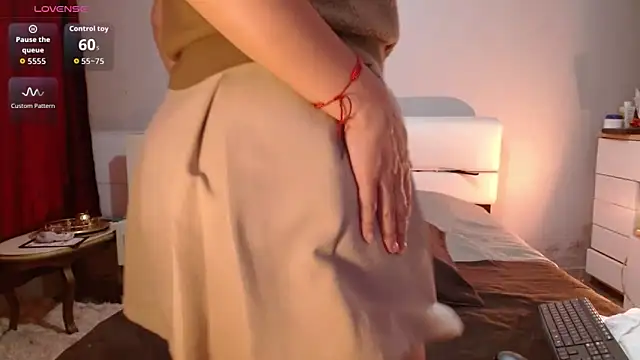 Freyja soh online show from 02/15/26, 09:33